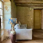 Belle Maison Ancienne En Perigord Avec Piscine 펜션 *