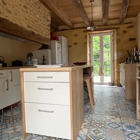 Holiday home Belle Maison Ancienne En Perigord Avec Piscine